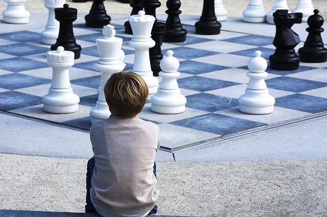 hraní šachů